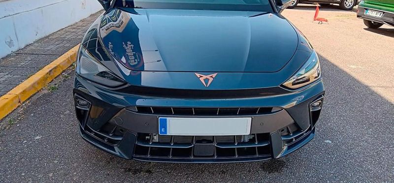 Gris magnetic Nuevo 2025 Cupra Leon Berlina | 27.270 € - Imagen 1/4