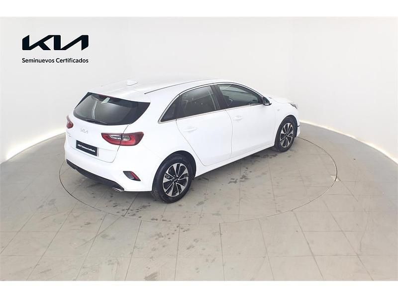 Usado Kia Ceed 101 CV (74 kW) 2025 Blanco Utilitario