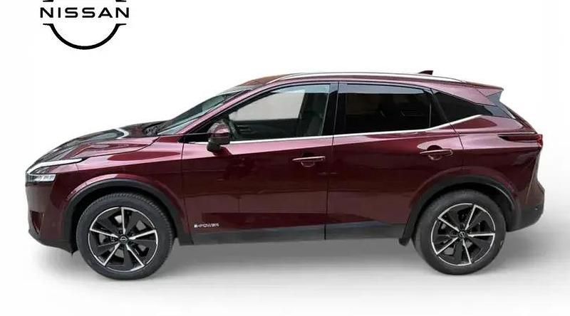 Usado Nissan Qashqai Tekna 190 CV (139 kW) 2023 Burgundy (metalizada) SUV