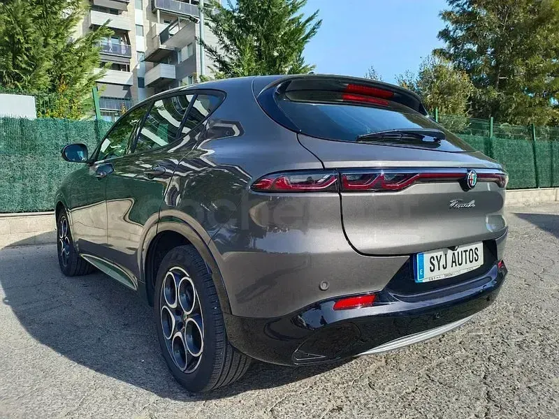 Usado Alfa Romeo Tonale Ti 130 CV (95 kW) 2023 Beige SUV