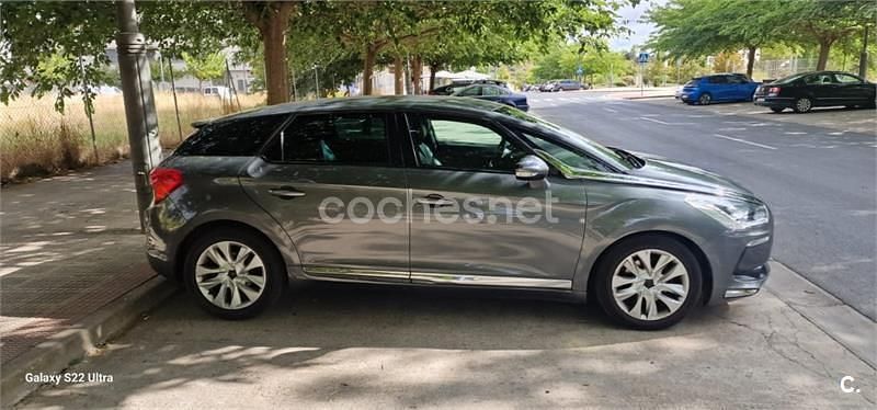 Usado Citroën DS5 114 CV (83 kW) 2012 Gris / plata Utilitario