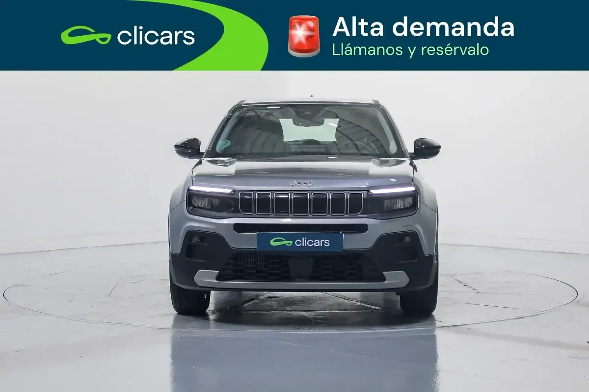 Usado Jeep Avenger Altitude 100 CV (73 kW) 2025 Gris / plata SUV