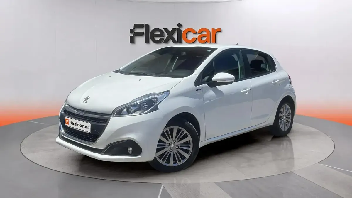 Usado Peugeot 208 Signature Sky 110 CV (80 kW) 2018 Blanco Utilitario