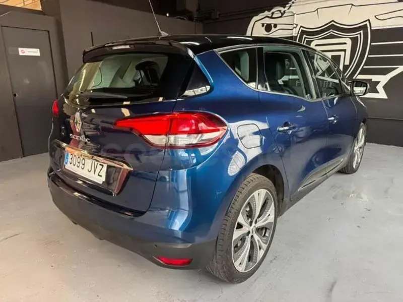 Usado Renault Scénic III Zen 110 CV (80 kW) 2017 Azul Monovolumen