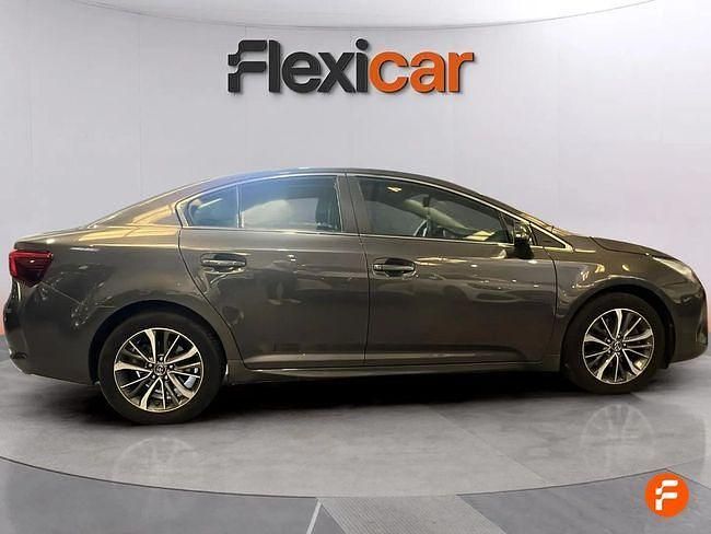 Usado Toyota Avensis Advance 143 CV (105 kW) 2017 Gris / plata Berlina