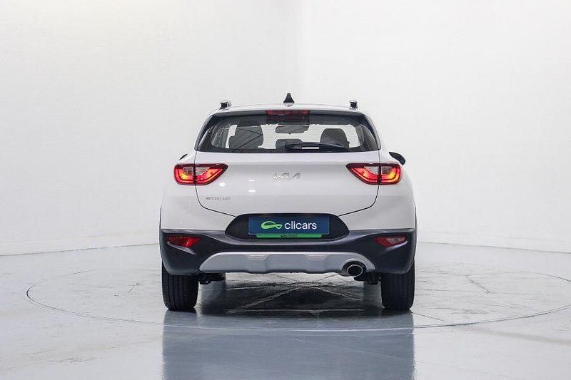 Usado Kia Stonic 84 CV (61 kW) 2024 Blanco SUV