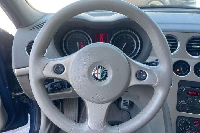 Usado Alfa Romeo 159 260 CV (191 kW) 2006 Azul Familiar
