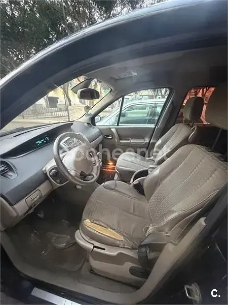 Usado Renault Scenic E-Tech 120 CV (88 kW) 2006 Gris / plata Monovolumen