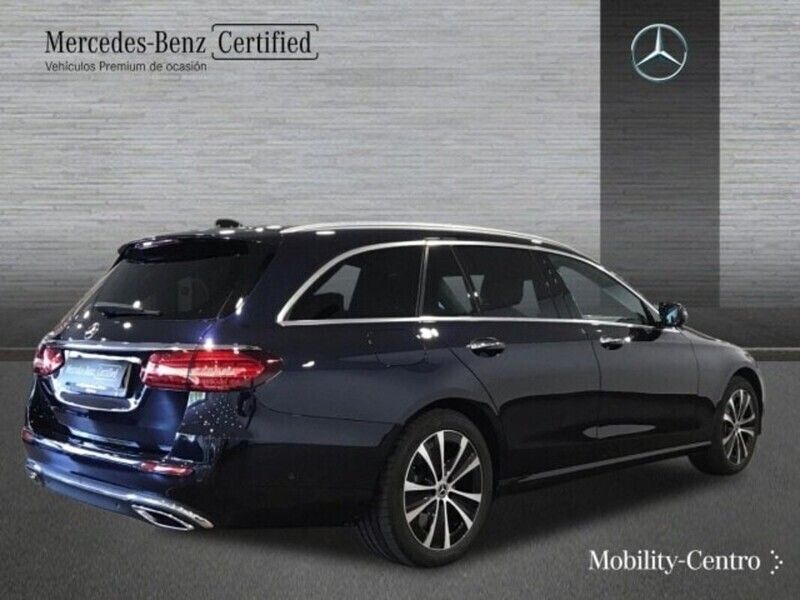 Usado Mercedes E300 Avantgarde 194 CV (142 kW) 2024 Nautik blue  metallic paint Familiar