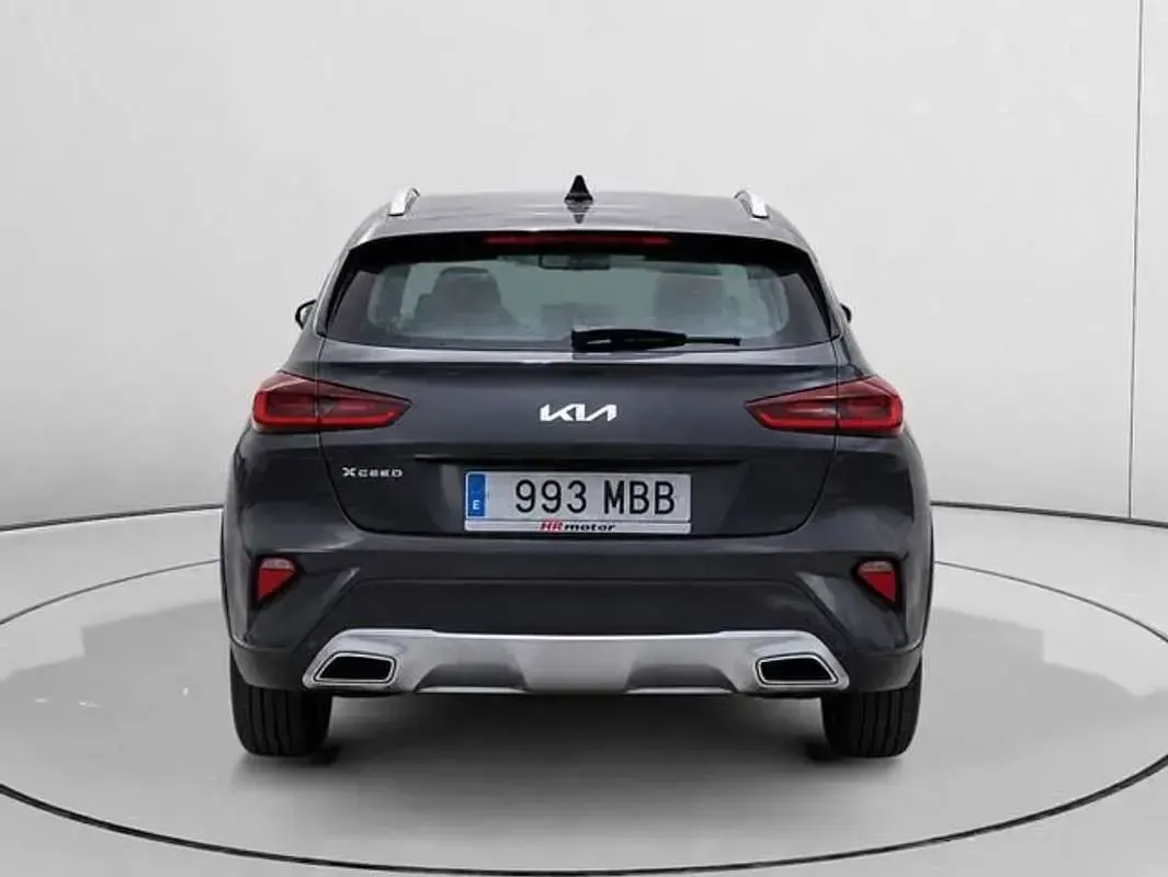 Usado Kia XCeed 120 CV (88 kW) 2022 Gris SUV