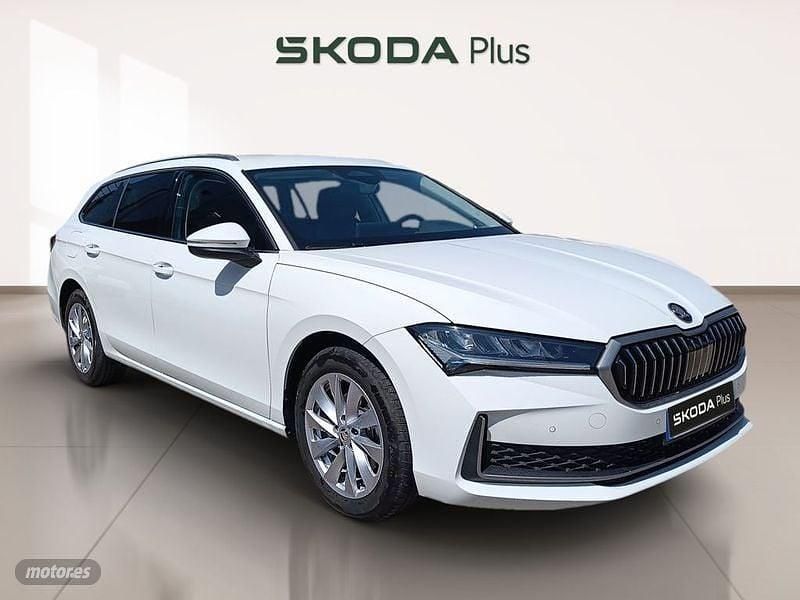 Blanco Usado 2025 Skoda Superb Selection Familiar | 40.990 € (Precio justo) - Imagen 1/4