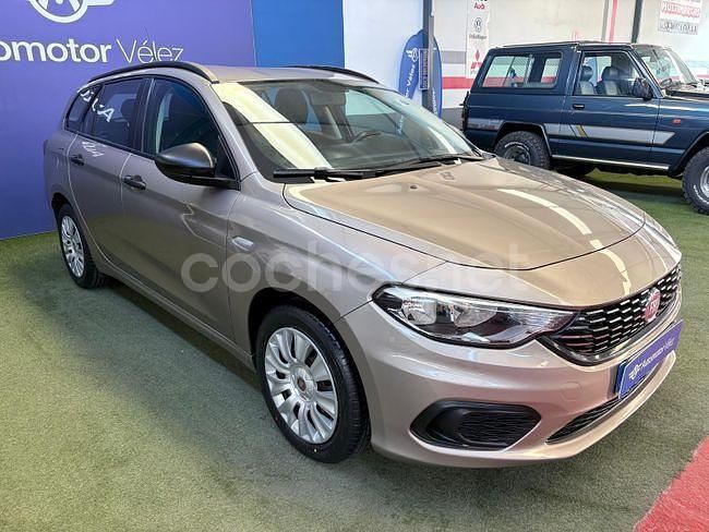 Beige Usado 2018 Fiat Tipo Lounge Familiar | 10.800 € (Precio justo) - Imagen 1/4