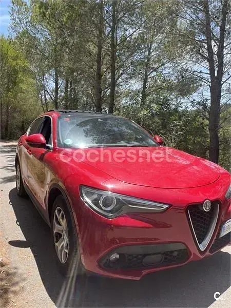 Usado Alfa Romeo Stelvio Executive 190 CV (139 kW) 2019 Rojo SUV