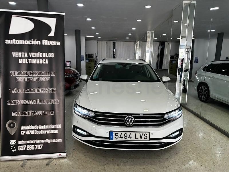 Usado VW Passat Executive 150 CV (110 kW) 2022 Blanco Familiar