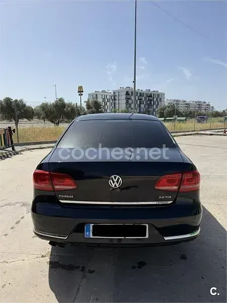 Usado VW Passat Highline 140 CV (102 kW) 2013 Negro Berlina