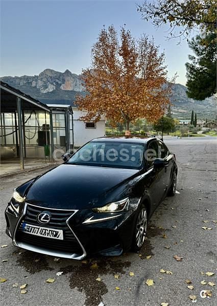 Usado Lexus IS300h Business Edition 223 CV (164 kW) 2018 Negro Berlina