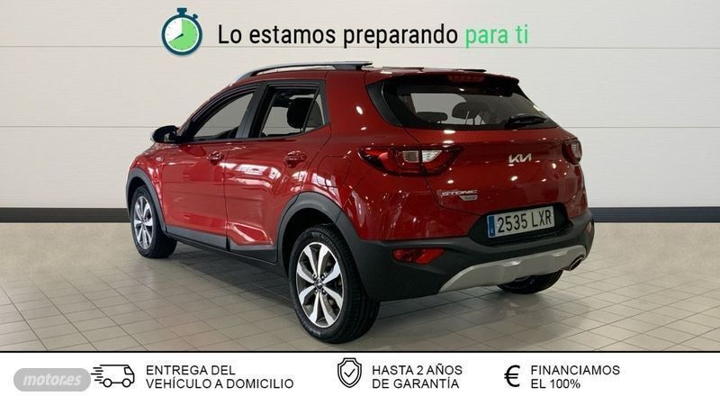 Usado Kia Stonic 100 CV (73 kW) 2022 Rojo SUV