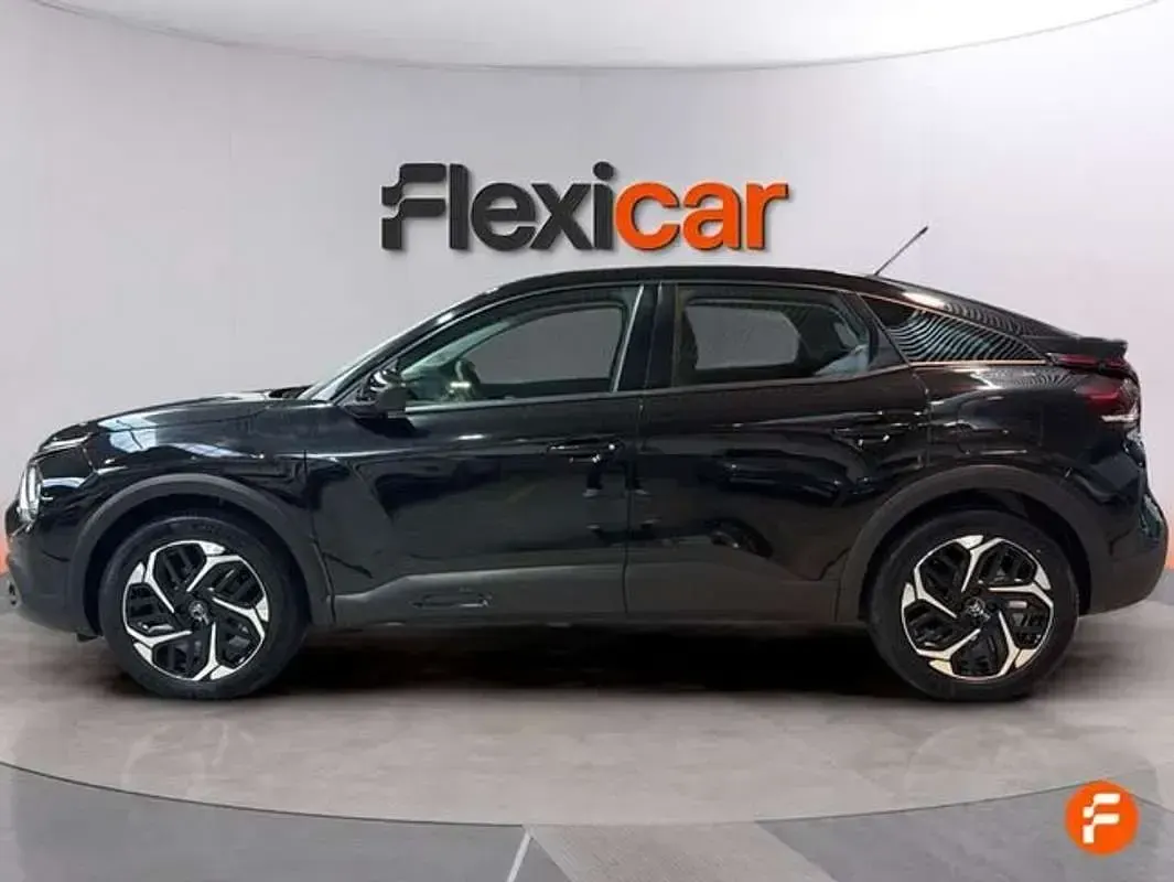 Usado Citroën C4 Feel 131 CV (96 kW) 2022 Negro Utilitario