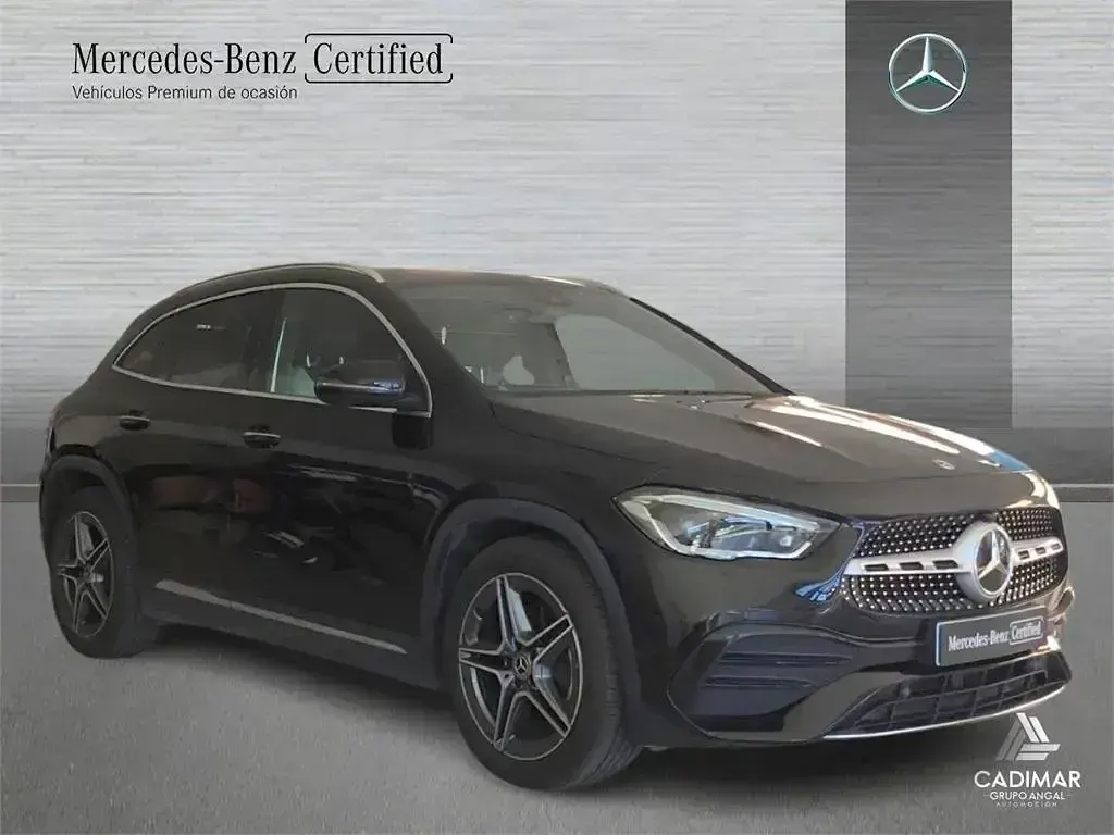 Usado Mercedes GLA200 150 CV (110 kW) 2022 Negro cosmos SUV