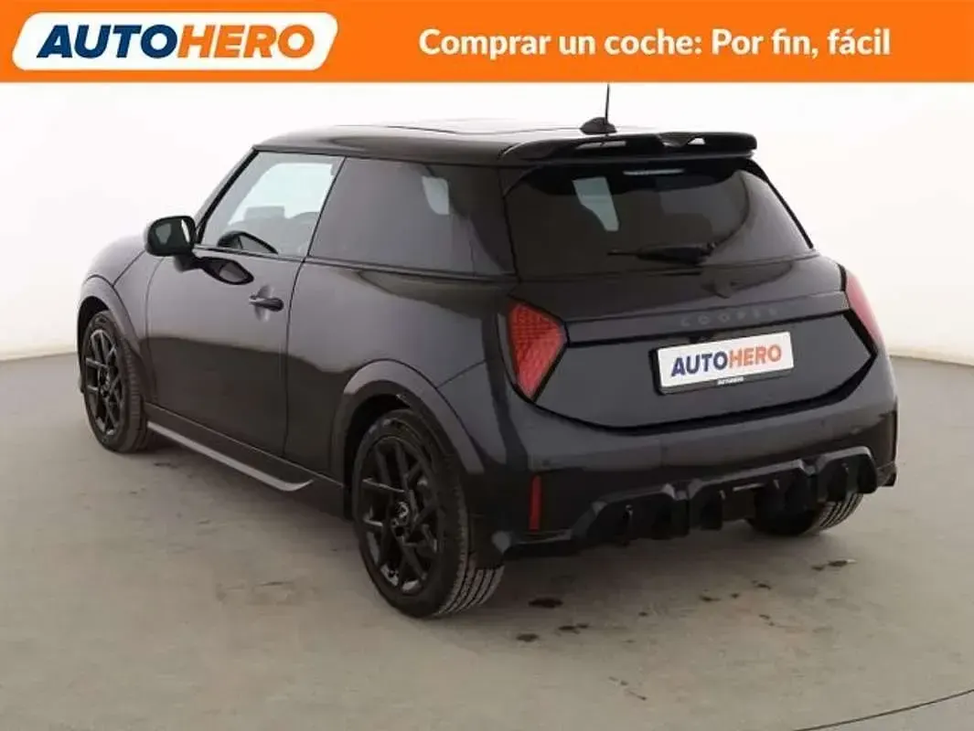 Usado Mini Cooper 114 kW (156 CV) 2025 Negro Utilitario