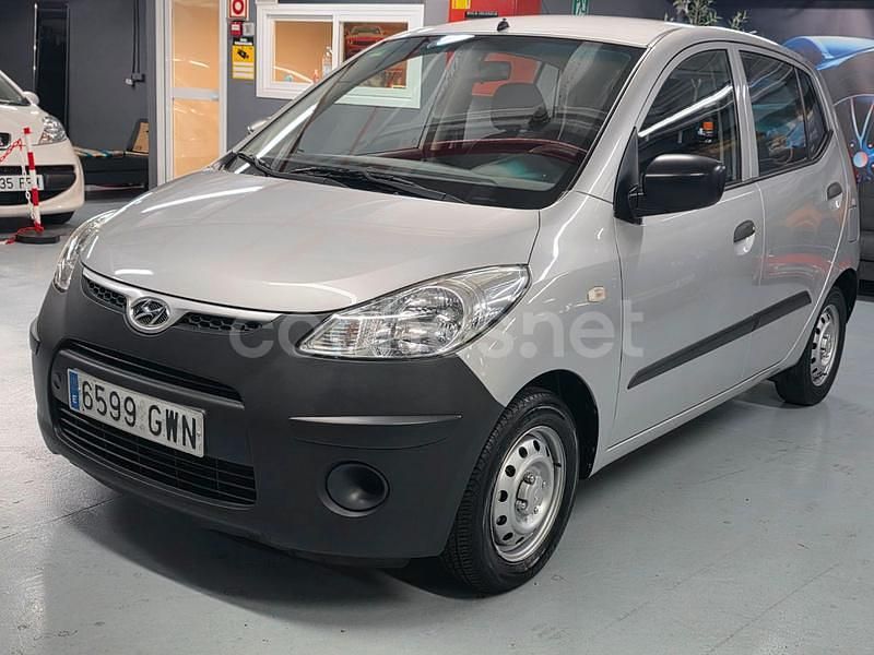 Gris / plata Usado 2010 Hyundai i10 Comfort Utilitario | 5800 € (Un poco caro) - Imagen 1/4
