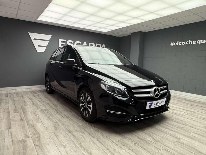 Usado Mercedes B200 156 CV (114 kW) 2017 Negro Monovolumen