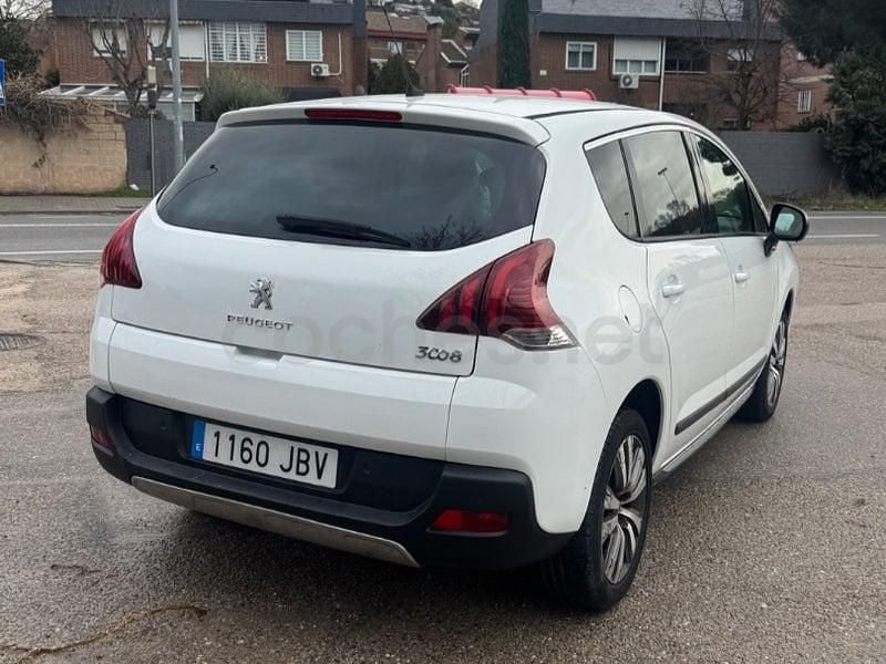 Usado Peugeot 3008 Style 120 CV (88 kW) 2014 Blanco Familiar
