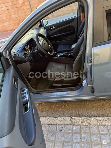 Usado Ford Focus Titanium 136 CV (100 kW) 2008 Azul Berlina