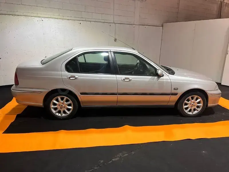 Usado Rover 45 109 CV (80 kW) 2001 Gris / plata Berlina