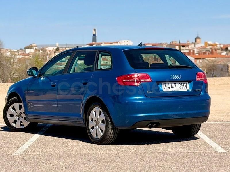Usado Audi A3 Attraction 105 CV (77 kW) 2008 Azul Utilitario