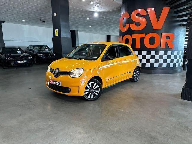 Usado Renault Twingo Techno 60 kW (82 CV) 2023 Amarillo Utilitario