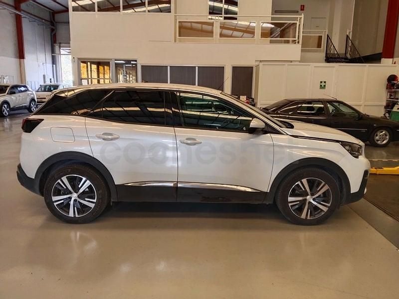 Usado Peugeot 3008 Allure 130 CV (95 kW) 2020 Blanco SUV
