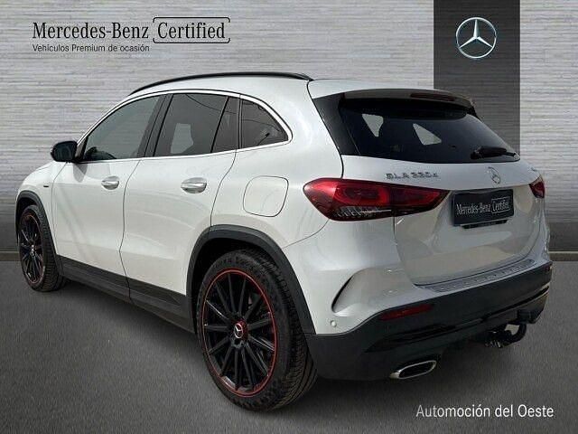 Usado Mercedes GLA220 AMG line 190 CV (139 kW) 2021 Blanco SUV