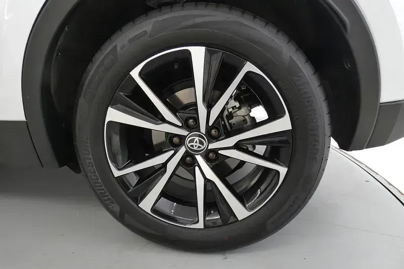 Usado Toyota C-HR Advance 223 CV (164 kW) 2025 Blanco SUV