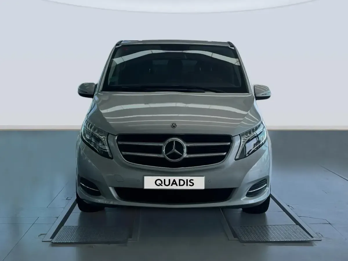 Usado Mercedes V250 Avantgarde 204 CV (150 kW) 2019 Gris plata Monovolumen