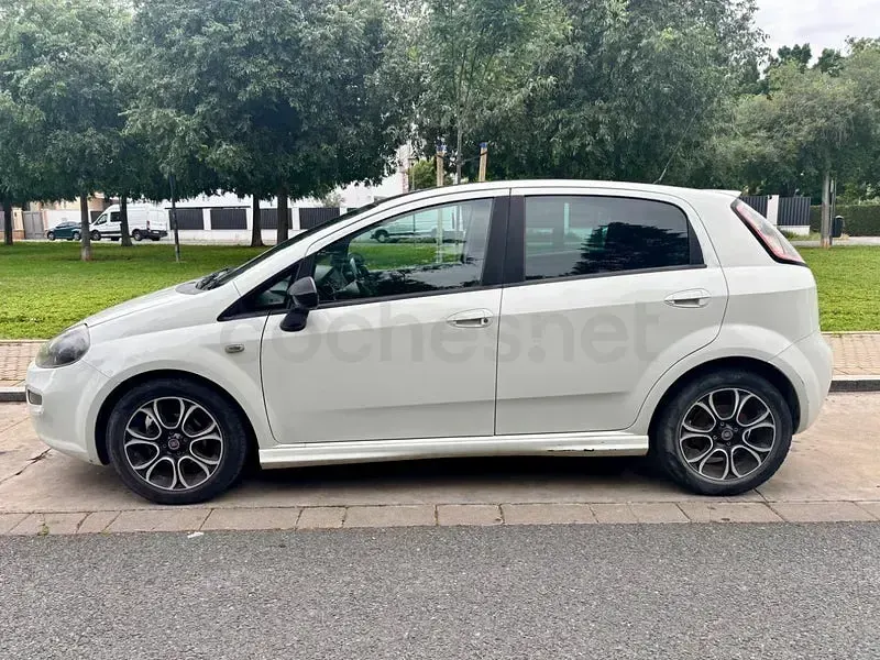 Usado Fiat Punto Easy 75 CV (55 kW) 2013 Blanco Utilitario