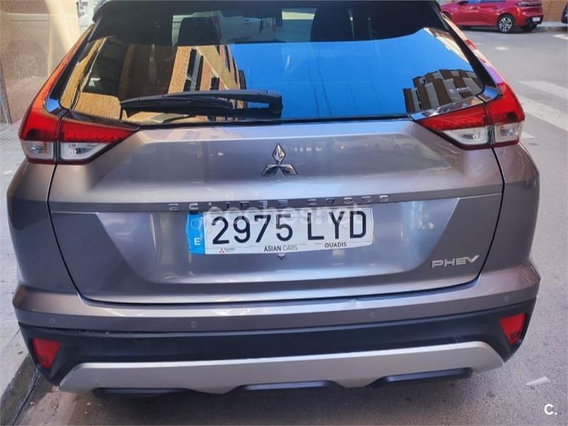 Usado Mitsubishi Eclipse Cross Motion 188 CV (138 kW) 2022 Beige SUV