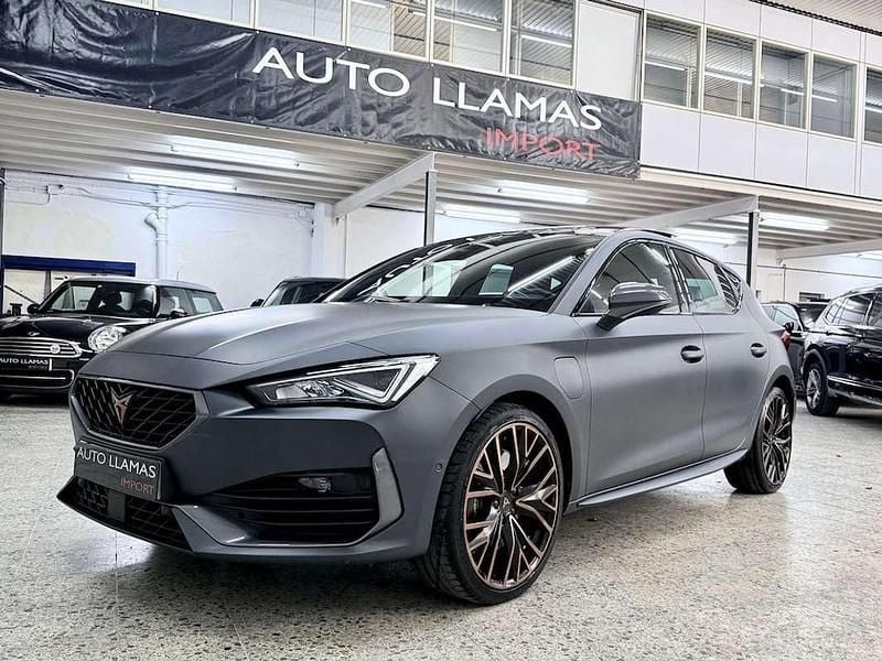 Usado Cupra Leon VZ 245 CV (180 kW) 2021 Gris / plata Berlina