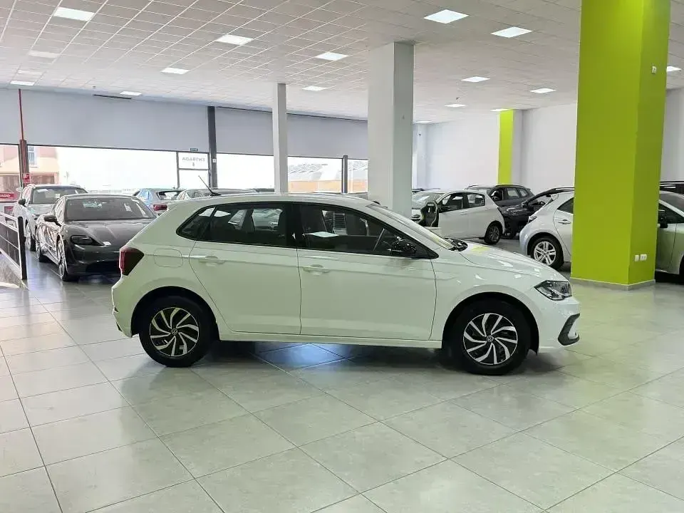 Usado VW Polo Life 95 CV (69 kW) 2023 Blanco Utilitario
