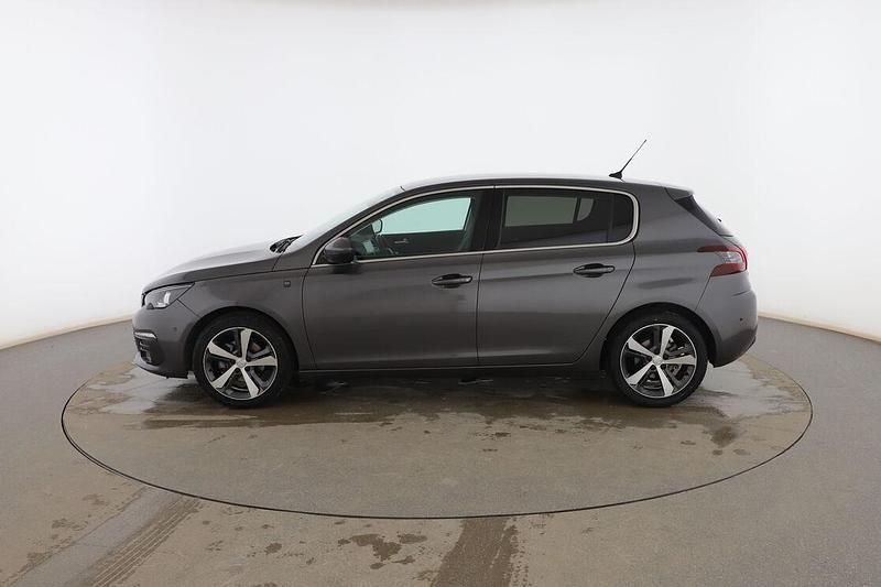 Usado Peugeot 308 130 CV (95 kW) 2019 Gris Berlina