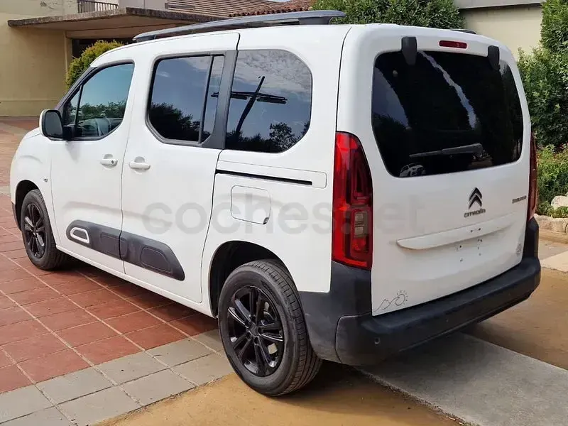 Usado Citroën Berlingo Live 102 CV (75 kW) 2020 Blanco Monovolumen