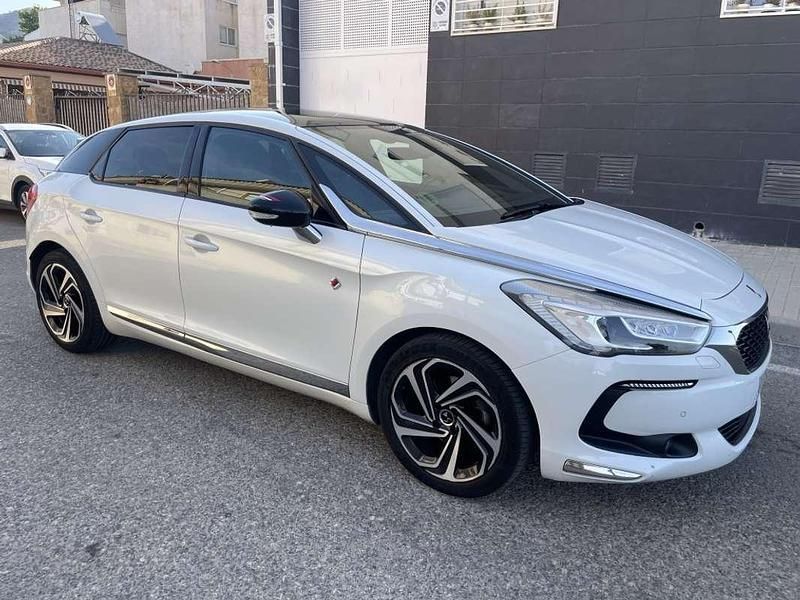 Blanco Usado 2017 DS Automobiles DS5 Performance Utilitario | 13.900 € - Imagen 1/4