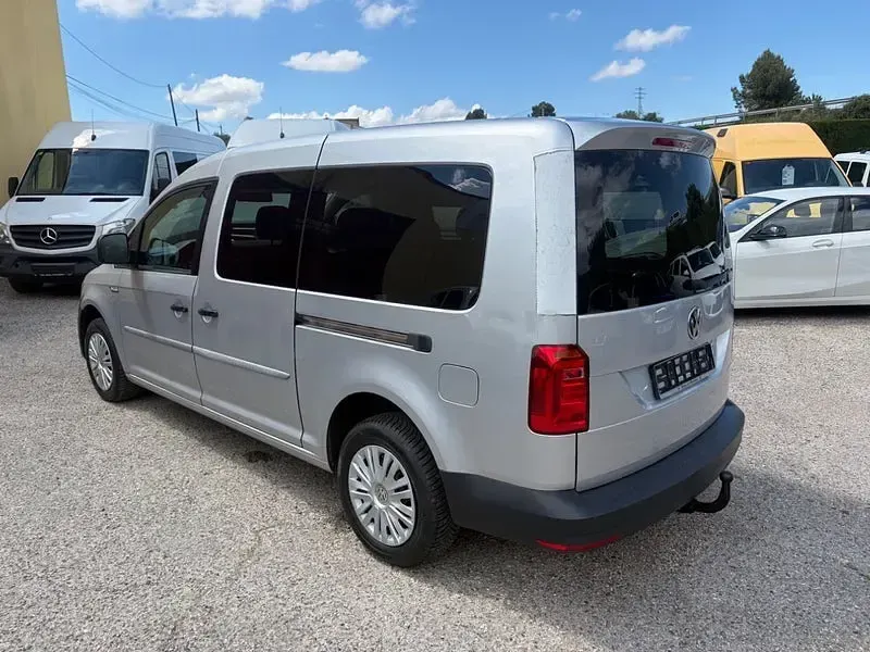 Usado VW Caddy Beach 102 CV (75 kW) 2019 Gris / plata Monovolumen