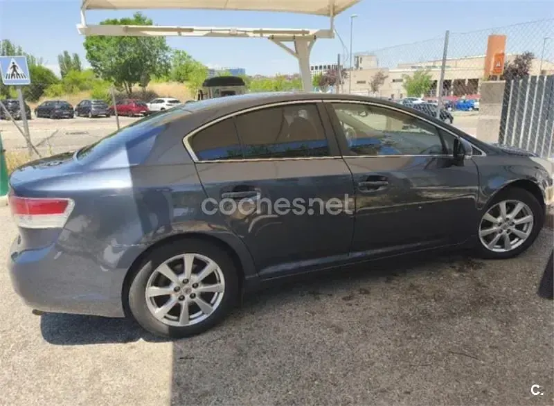 Usado Toyota Avensis Premium 150 CV (110 kW) 2010 Azul Berlina