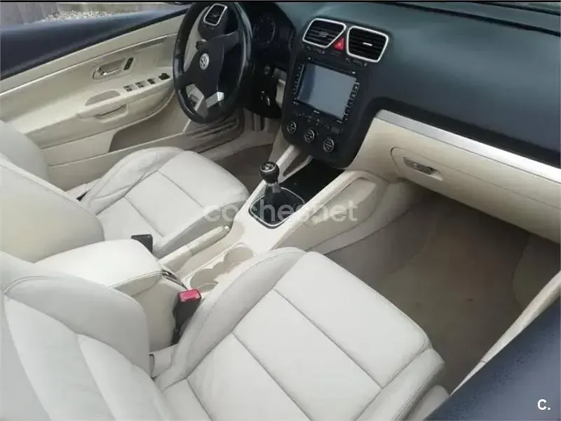 Usado VW Eos 150 CV (110 kW) 2006 Gris / plata Descapotable