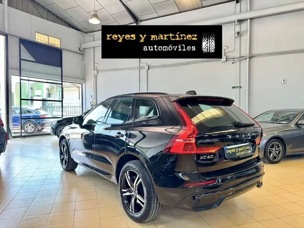 Usado Volvo XC60 Plus 197 CV (144 kW) 2023 Negro SUV