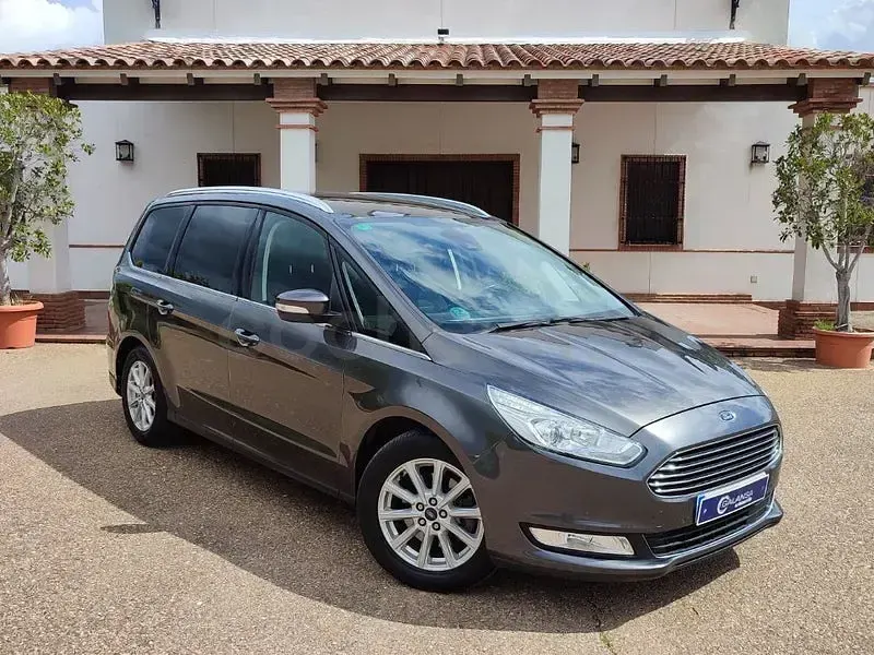 Usado Ford Galaxy Titanium 150 CV (110 kW) 2017 Gris / plata Monovolumen