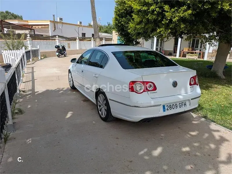 Usado VW Passat R-line 140 CV (102 kW) 2008 Blanco Berlina
