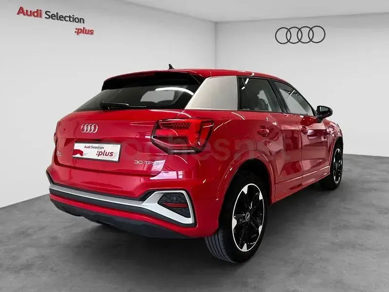 Usado Audi Q2 S-Line 116 CV (85 kW) 2025 Rojo SUV