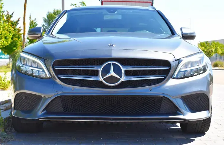 Usado Mercedes 180 122 CV (89 kW) 2020 Gris Berlina